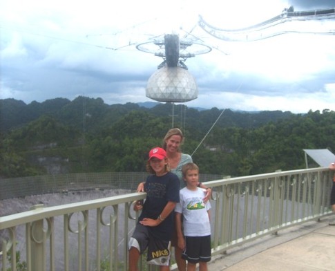 The Arecibo Observatory is the largest radiotelescope in the world